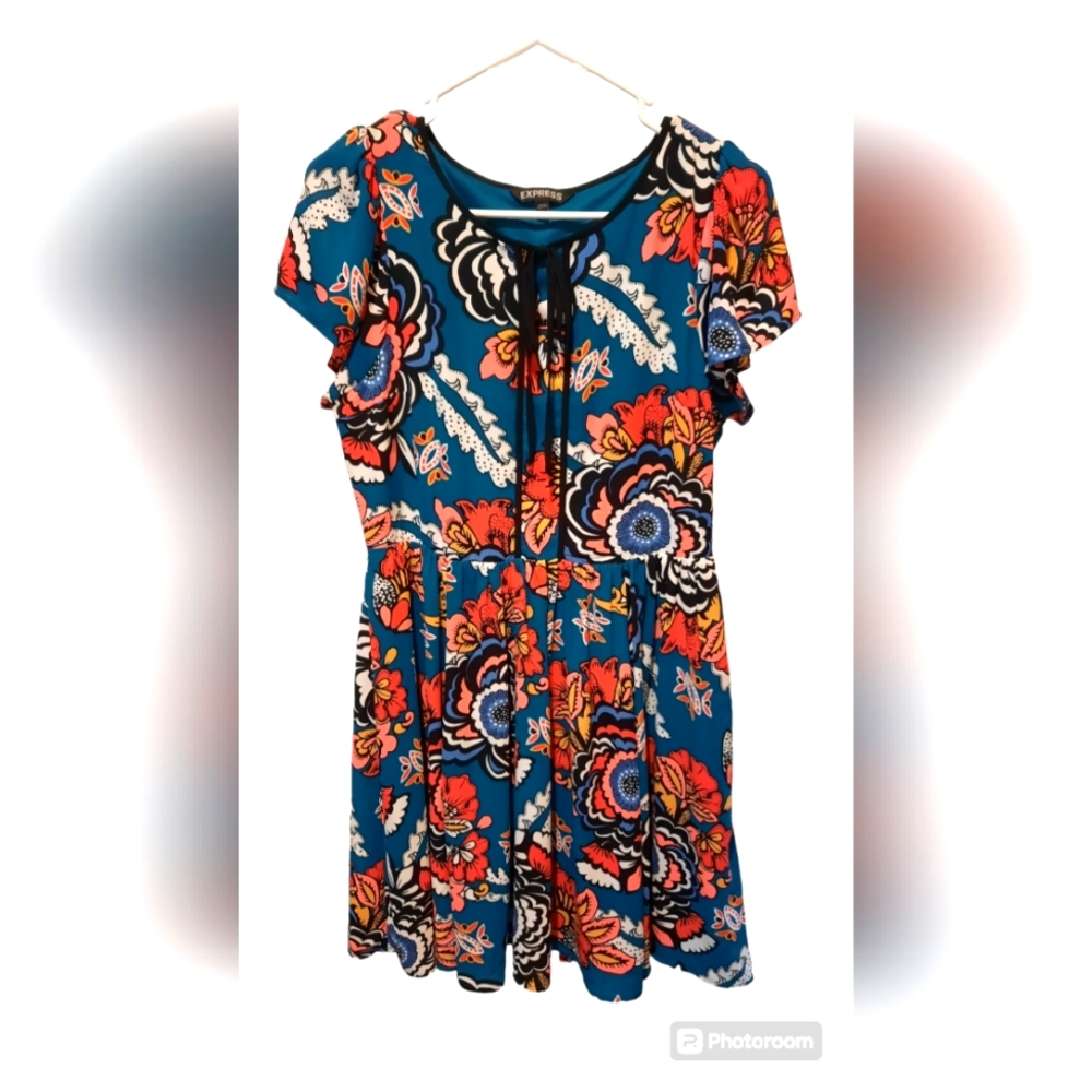 Express Blue and Multicolored Short Sleeve Polyester Dress size 8